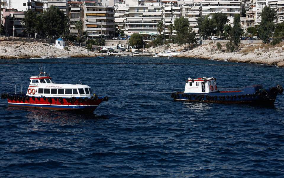 Παρέμβαση Αρείου Πάγου ζητά ο Κουρουμπλής για να «ξεμπλοκάρει» η απορρύπανση του Σαρωνικού