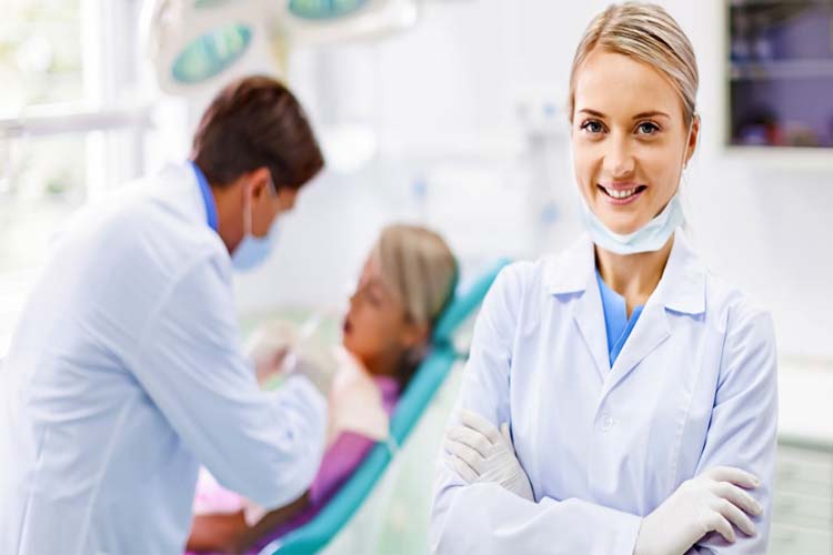 Πως να γίνετε Οδοντίατρος στην Μεγάλη Βρετανία