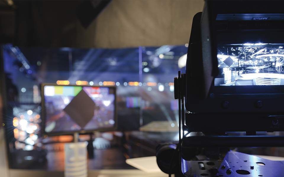 Χωρίς απαντήσεις για το χρόνο δημοπράτησης των αδειών το ΕΣΡ στη Βουλή