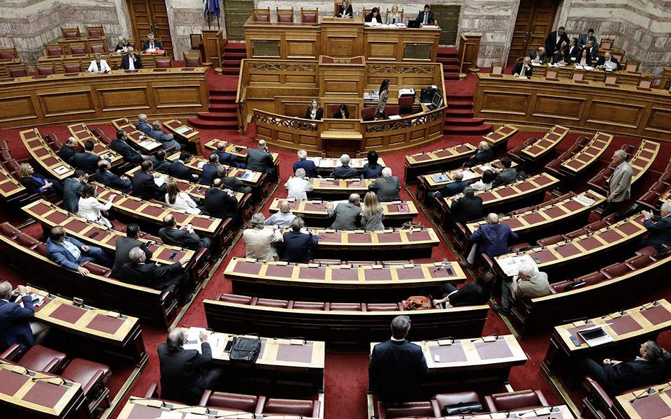 Βουλή: Αντιπαράθεση για την συγκρότηση εξεταστικής επιτροπής για τον Π. Καμμένο