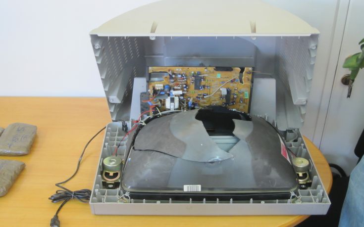 Έκρυψε 15 κιλά ηρωίνης μέσα στην τηλεόραση 1