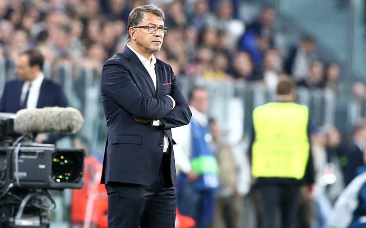 Σχήμα χωρίς φορ σκέφτεται ο Λεμονής 1