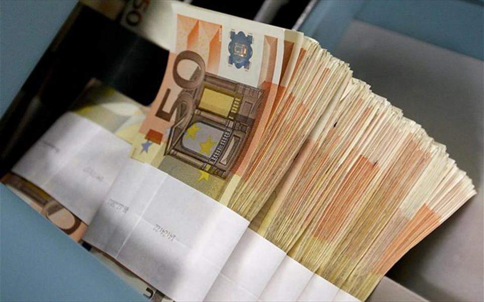 Στην ΑΑΔΕ τα πρώτα στοιχεία με καταθέσεις Ελλήνων στο εξωτερικό