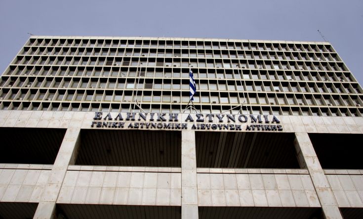 Καταθέτει ο πατέρας της Δώρας που δολοφονήθηκε στο νεκροταφείο