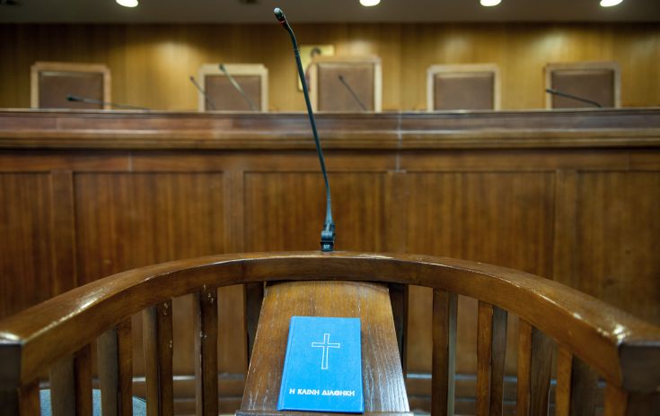 Καταδίκη δύο πρώην υπαλλήλων του ΕΟΤ για «φακελάκια» 1