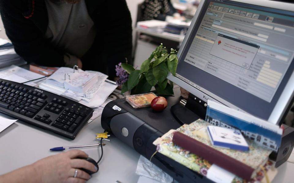 Αύξηση εισφορών και μείωση συντάξεων εκτοξεύουν το πλεόνασμα του ΕΦΚΑ