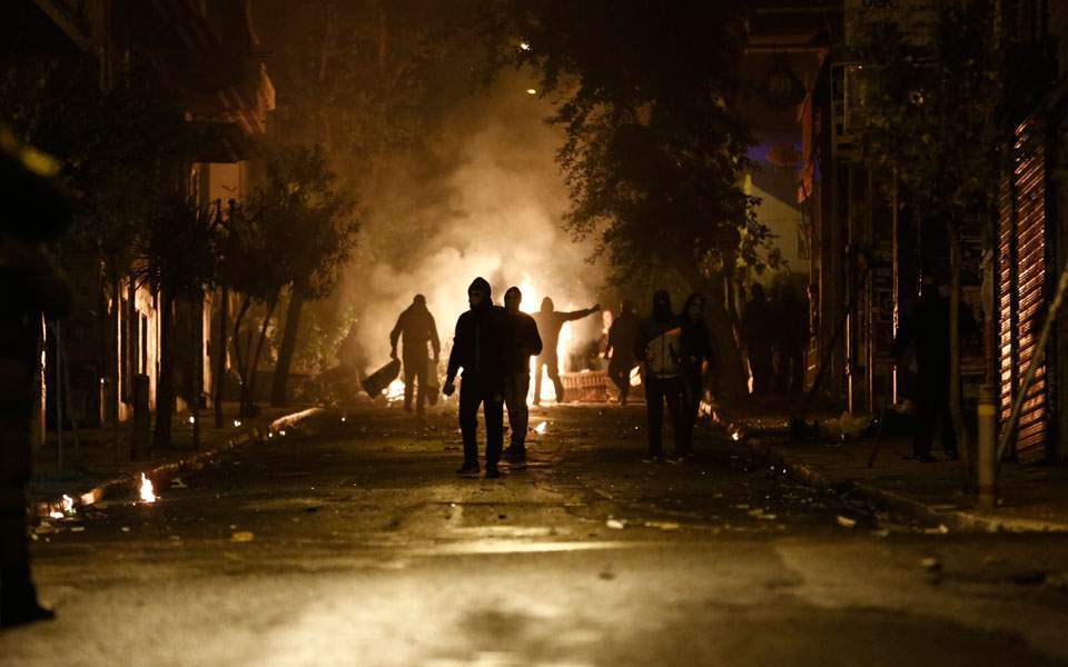 Σκληρό ροκ Κυβέρνησης – ΝΔ για νόμο και τάξη