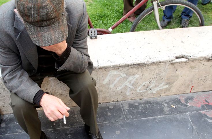 Ζευγάρι λήστευε ηλικιωμένους που έβρισκε σε καφενεία 1
