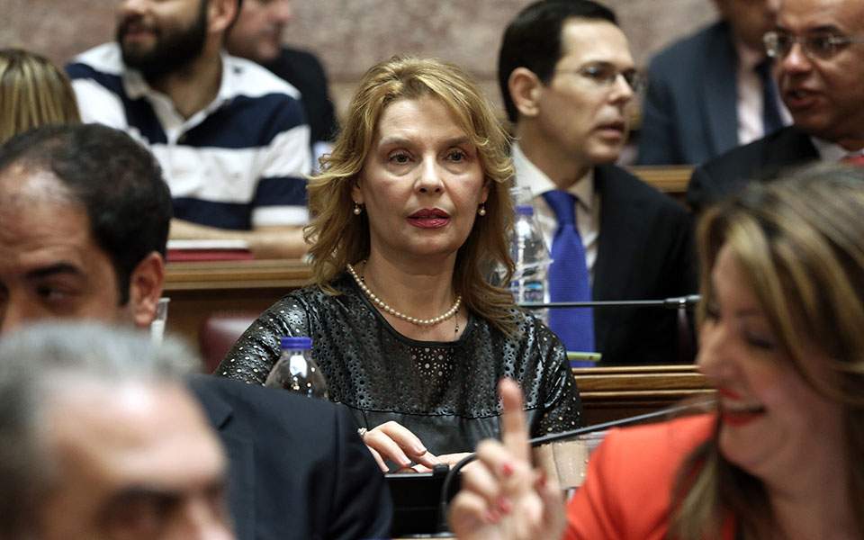 Βουλή: Οι διάλογοι που οδήγησαν στη διαγραφή Παπακώστα 1