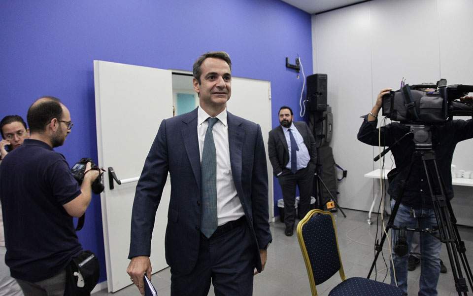 Ανοιγμα Μητσοτάκη στο Κέντρο και ασκήσεις ισορροπίας στη Ν.Δ.