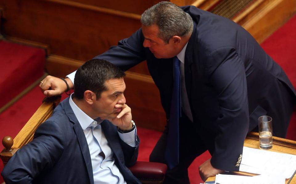 ΝΔ: Προαναγγέλλει νέες αποκαλύψεις για την πώληση αμυντικού υλικού