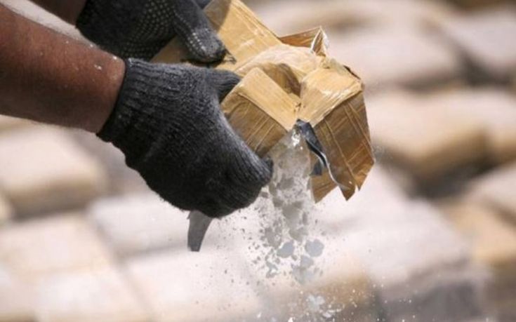 Σε πελάτες με «γερό πορτοφόλι» τα 135 κιλά κοκαΐνης από το διαμέρισμα της Βάρκιζας 1