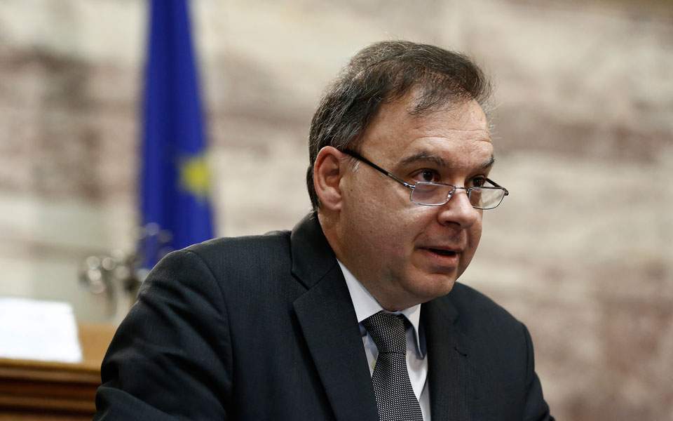 Λιαργκόβας: Εξοδος με πατερίτσες από τα μνημόνια 1