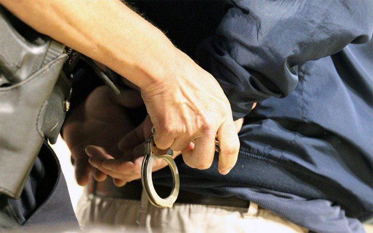 Στα χέρια της ΕΛ.ΑΣ. 61χρονος που εξαπατούσε ηλικιωμένους