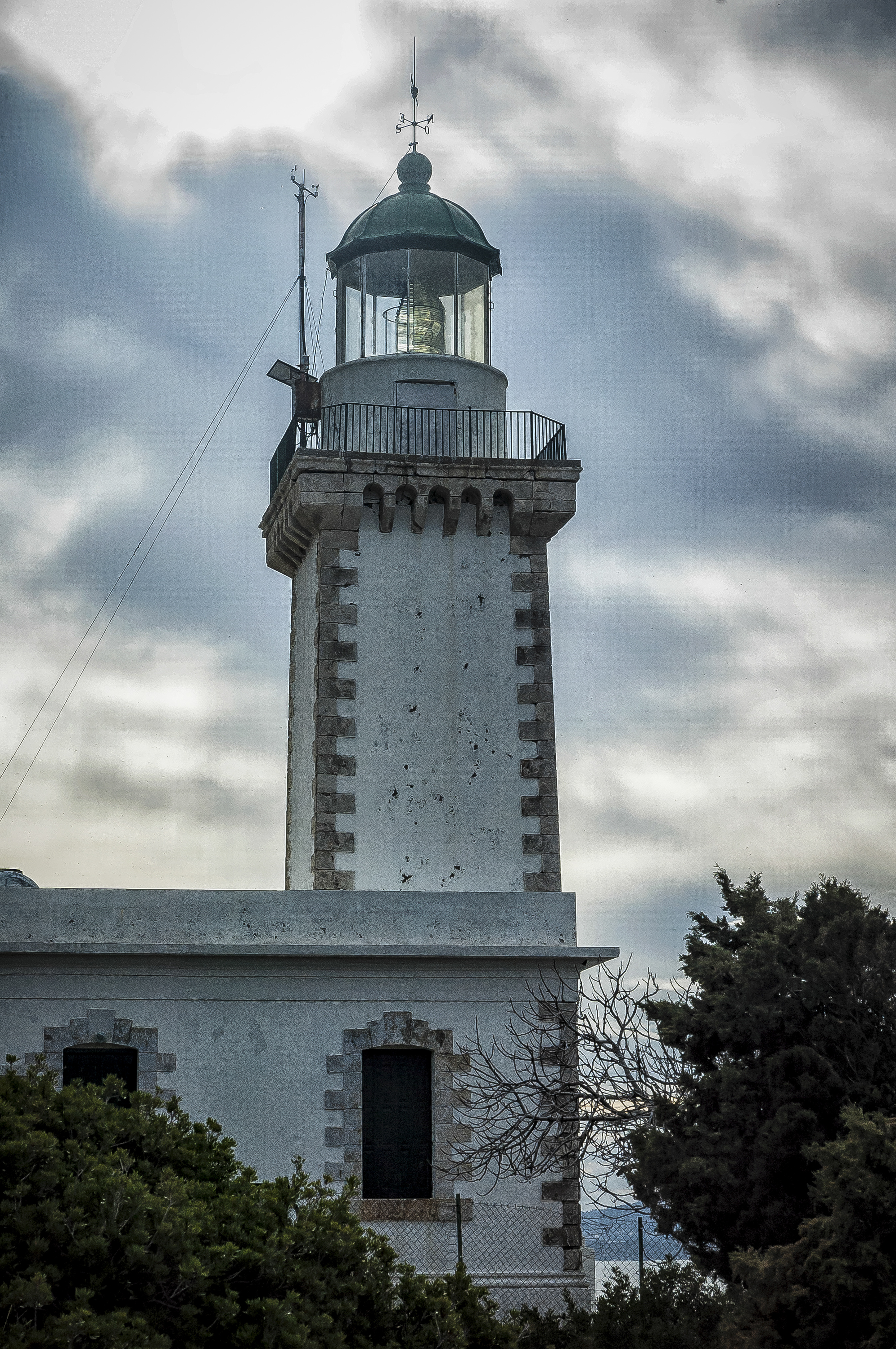 Ο εντυπωσιακός φάρος Γουρούνι στη Σκόπελο 4