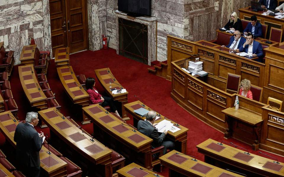 Βουλή: Διαστημικές αντιπαραθέσεις με προεκλογικό άρωμα