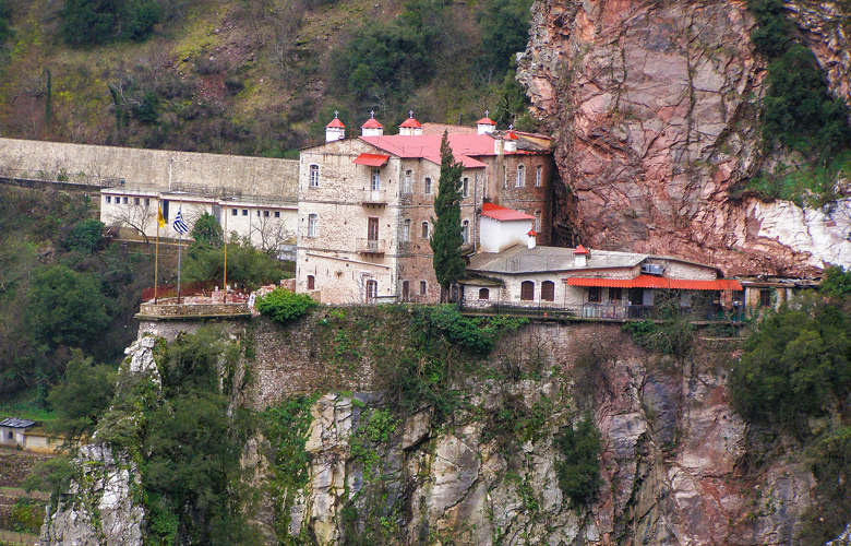Μονή Προυσού, λες και έχει βγει από παραμύθι