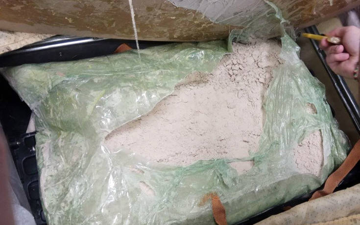 Έκρυβε στο σπίτι της πέντε κιλά ηρωίνης 1