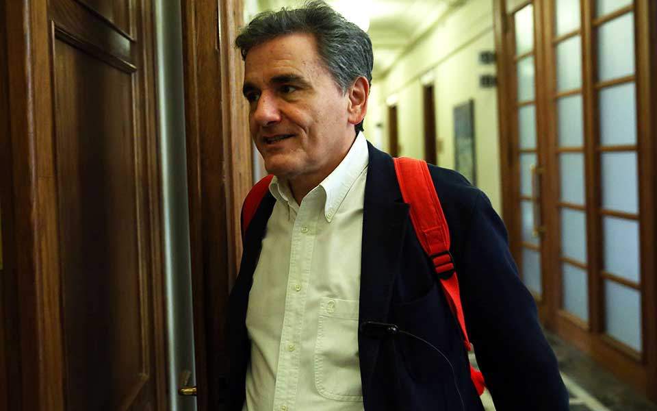 Συντηρείται το αφήγημα των μεταμνημονιακών παροχών