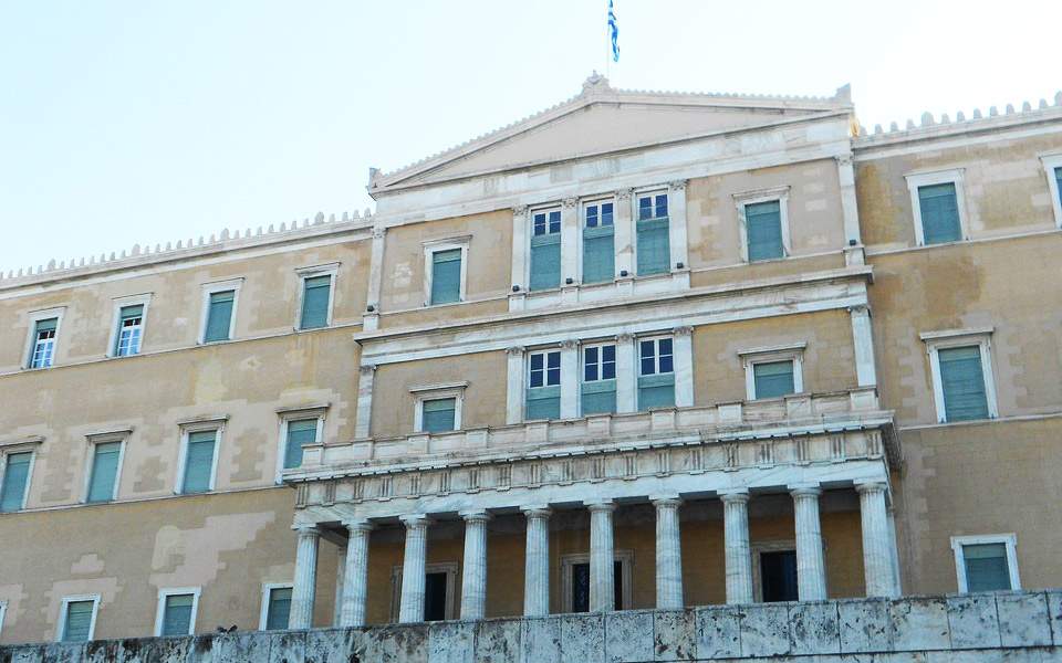 Πρόταση μομφής μετά τα προαπαιτούμενα εξετάζει η ΝΔ