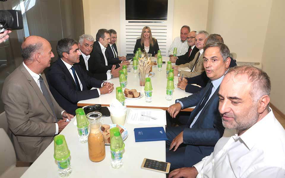 Tρεις δεσμεύσεις για ελαφρύνσεις από Φ. Γεννηματά 1