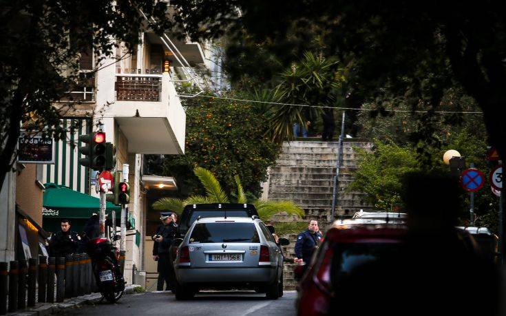 Φωτογραφίες από την έκρηξη στο Κολωνάκι 6