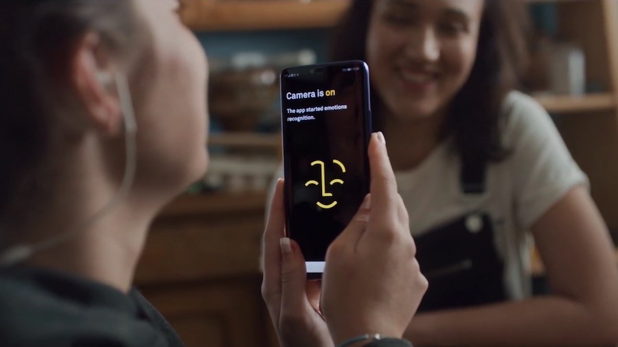 Huawei Facing Emotions: Η δύναμη της Τεχνητής Νοημοσύνης  βοηθά τους τυφλούς να «δουν» συναισθήματα.