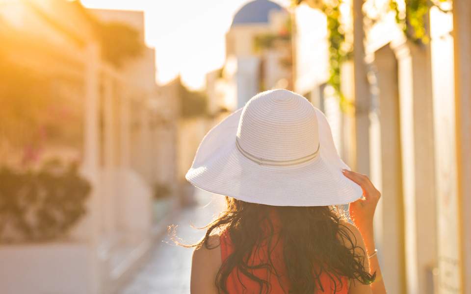 Τα πρώτα μαύρα σύννεφα στον τουρισμό
