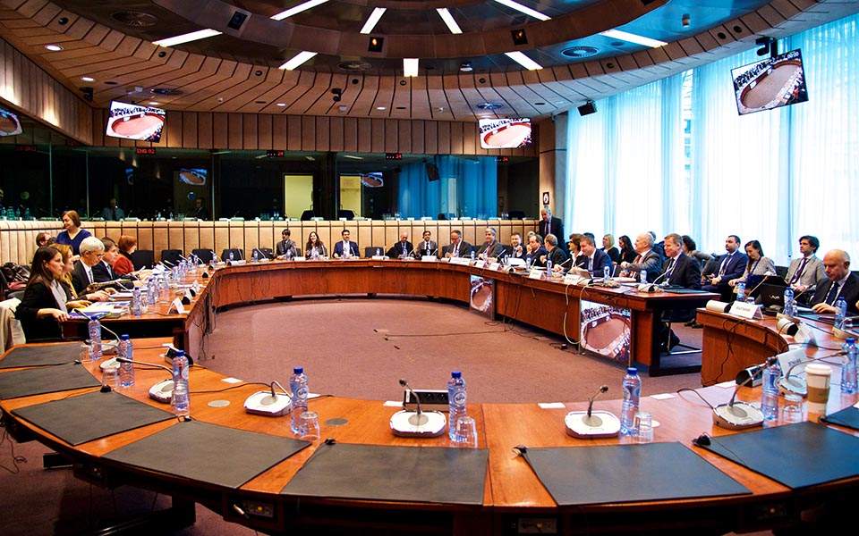 &Sigma;&upsilon;&nu;&epsilon;&chi;ί&zeta;&omicron;&nu;&tau;&alpha;&iota; &omicron;&iota; &sigma;&upsilon;&nu;&omicron;&mu;&iota;&lambda;ί&epsilon;&sigmaf; &kappa;&upsilon;&beta;έ&rho;&nu;&eta;&sigma;&eta;&sigmaf; - &theta;&epsilon;&sigma;&mu;ώ&nu; &gamma;&iota;&alpha; &tau;&eta;&nu; &alpha;' &kappa;&alpha;&tau;&omicron;&iota;&kappa;ί&alpha; 1