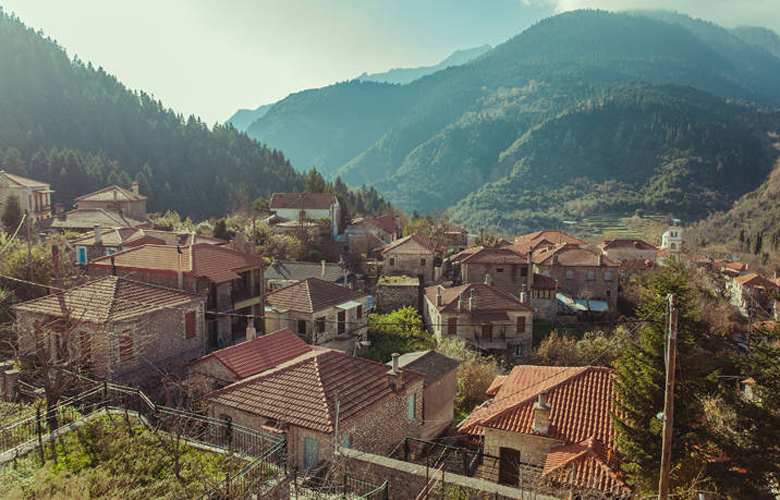 Μεγάλο Χωριό Ευρυτανίας, ανάμεσα στα έλατα της Καλλιακούδας και την κοιλάδα του Καρπενησιώτη 1