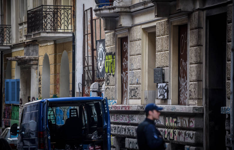 Σε εξέλιξη έφοδος της Αστυνομίας στα Εξάρχεια 1