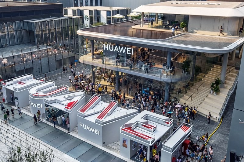 Huawei: Νέα κατηγορία ότι παρακολουθεί με backdoors τα δίκτυα κινητής τηλεφωνίας