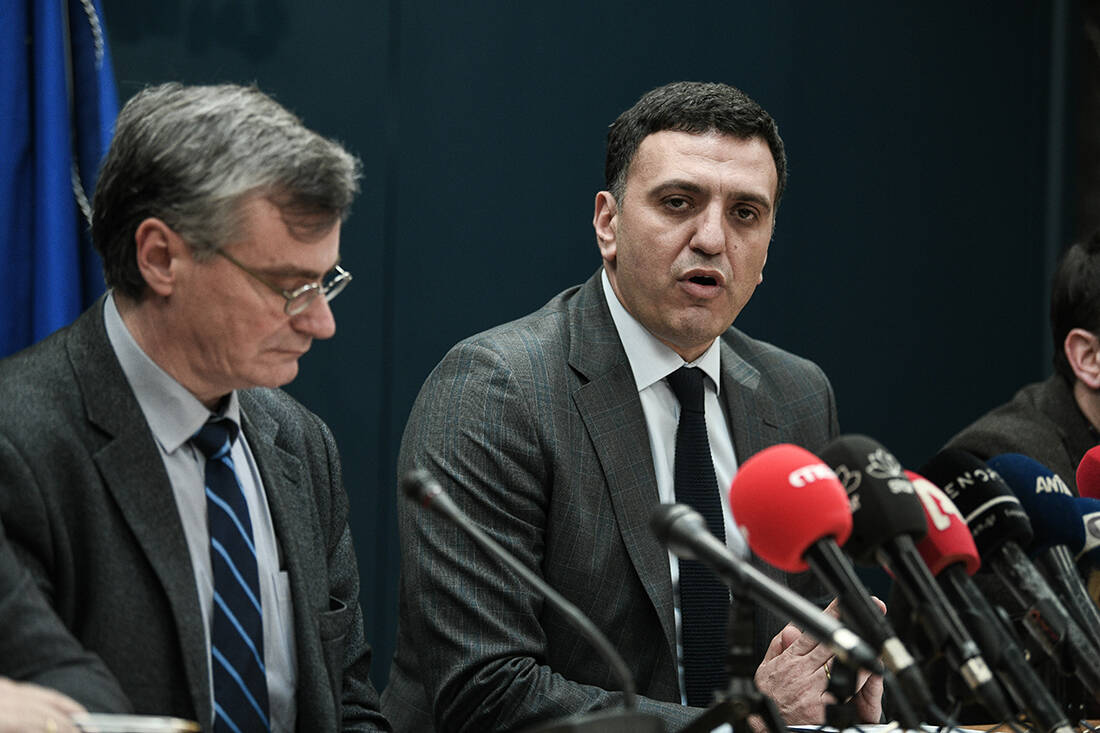 Σωτήρης Τσιόδρας: Ο επιστήμονας που από τα χείλη του κρέμεται η Ελλάδα 4