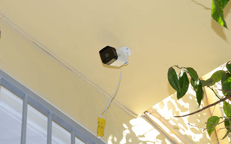 Αντιτρομοκρατική: Φωτογραφίες από το υπόγειο τούνελ σε μονοκατοικία στα Σεπόλια και τον βαρύ οπλισμό 8