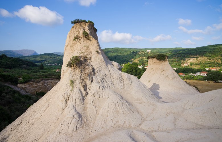 Το άγνωστο σεληνιακό τοπίο της Ελλάδας και ο Τυφλός ποταμός – News.gr 3