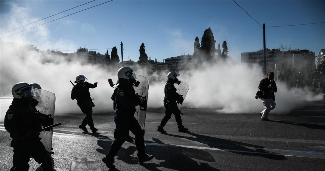 Ένταση και χημικά στο πανεκπαιδευτικό συλλαλητήριο στην Αθήνα