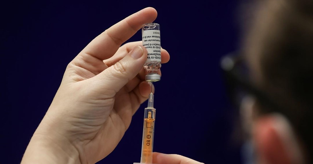 Τροποποιείται το εμβόλιο για να καλύπτει πλήρως τις μεταλλάξεις