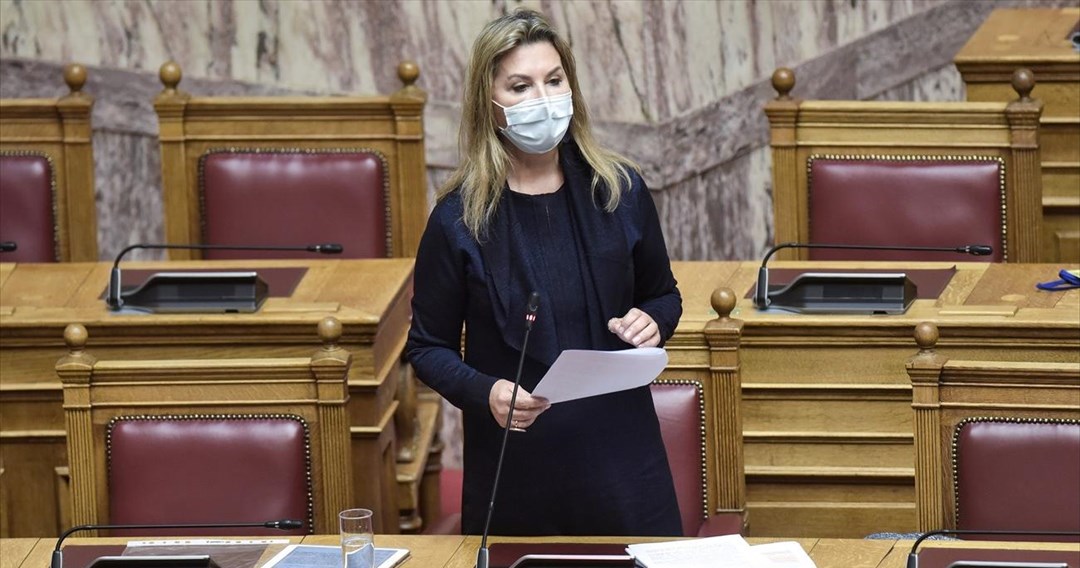 Ζ. Μακρή: Στο σχολείο έως το τέλος Ιουνίου