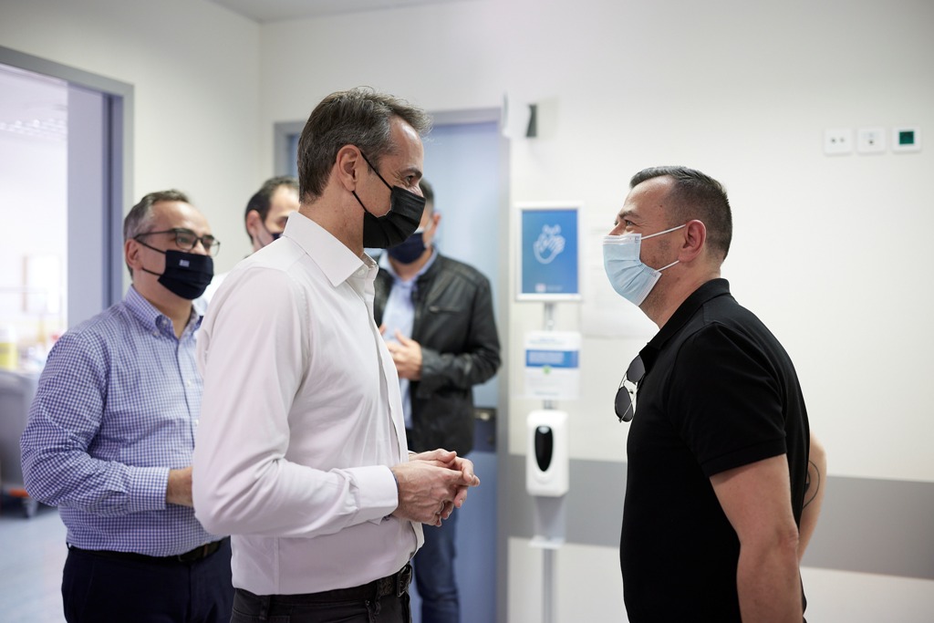 Μητσοτάκης για εμβολιασμούς: Η νεολαία δείχνει δρόμο - Τι υποσχέθηκε σε υγειονομικούς 2