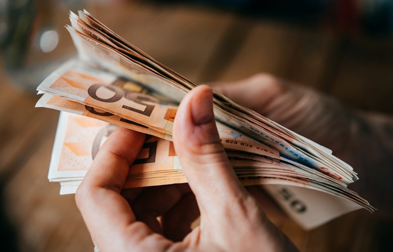 Οι προγραμματισμένες πληρωμές έως τις 9 Απριλίου – News.gr