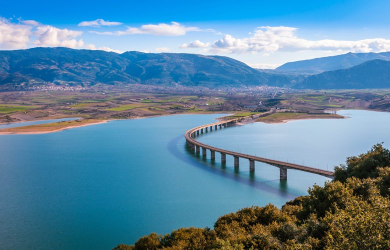 Η Υψηλή Γέφυρα της Ελλάδας που περνάει πάνω από λίμνη – News.gr