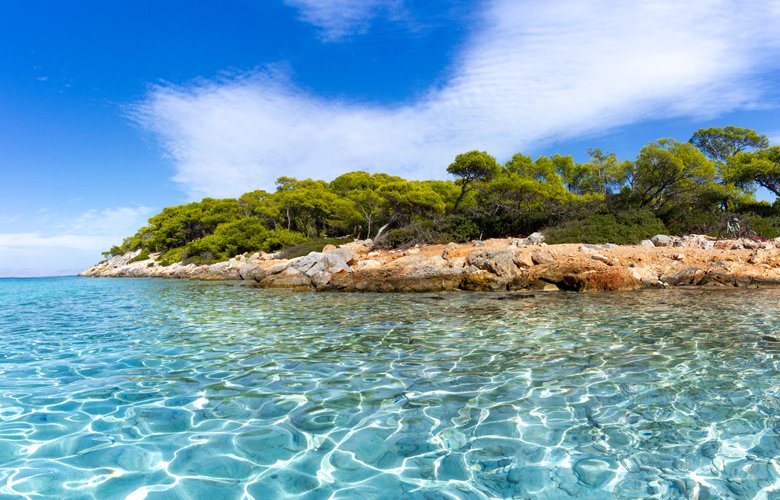 Το πανέμορφο νησί που είναι μία «ανάσα» από την Αθήνα – News.gr 3