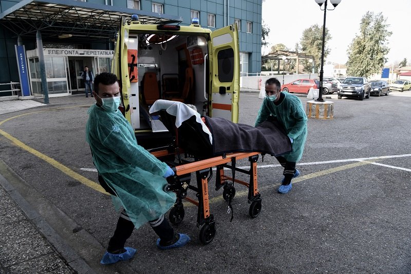 Επιβράβευση χιλίων ευρώ για 4.000 εργαζόμενους του ΕΚΑΒ – News.gr