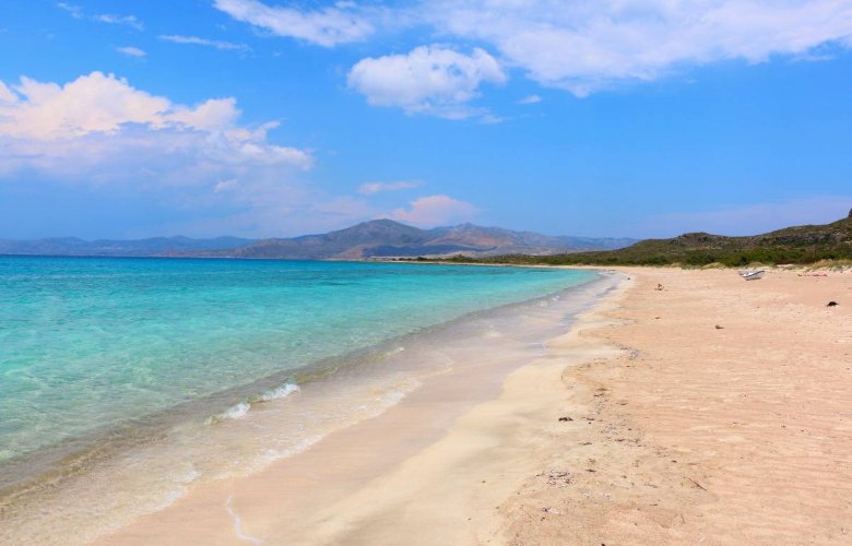 Η παραλία που σου θυμίζει εξωτικό προορισμό – News.gr