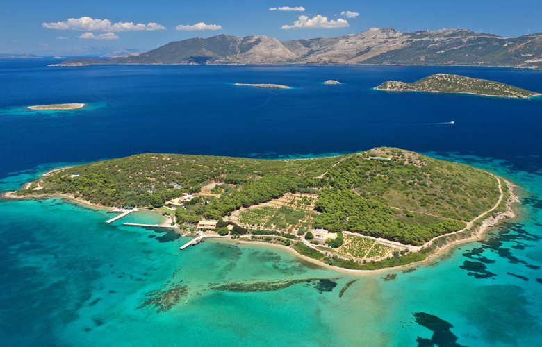 Η παραλία που θυμίζει… Μαλδίβες και είναι δίπλα στην Αθήνα – News.gr 3