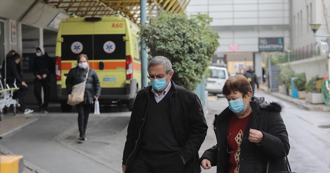 Κορωνοϊός: 256 διασωληνωμένοι – 15 θάνατοι