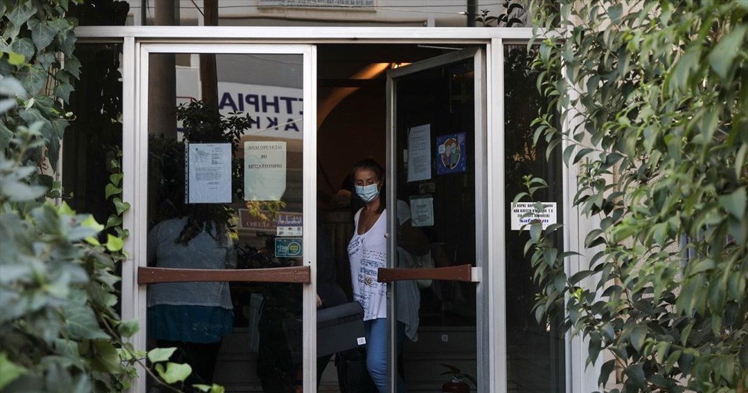 Λοιμωξιολόγοι: Από Ιούλιο η μουσική στην εστίαση
