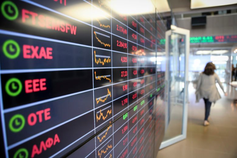 Υποχώρησε κάτω από τις 900 μονάδες το Χρηματιστήριο – News.gr