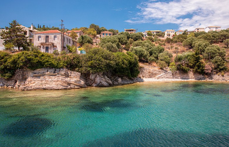 Το πιο μικρό κατοικημένο νησί του Ιονίου με τις μοναδικές παραλίες – News.gr 2