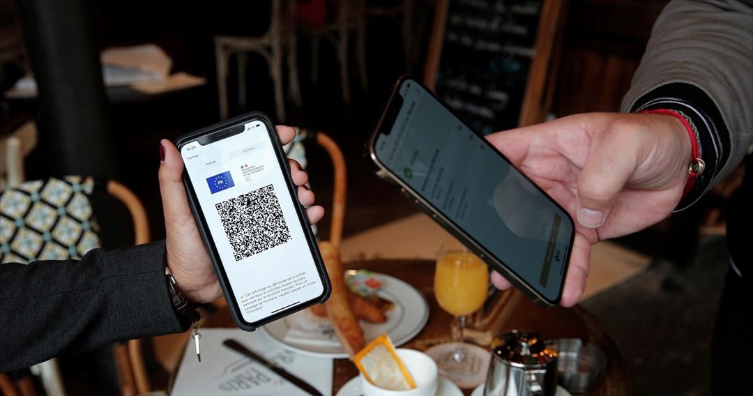 Δέχθηκα επίθεση σε ταβέρνα γιατί ζήτησα έλεγχο των πιστοποιητικών